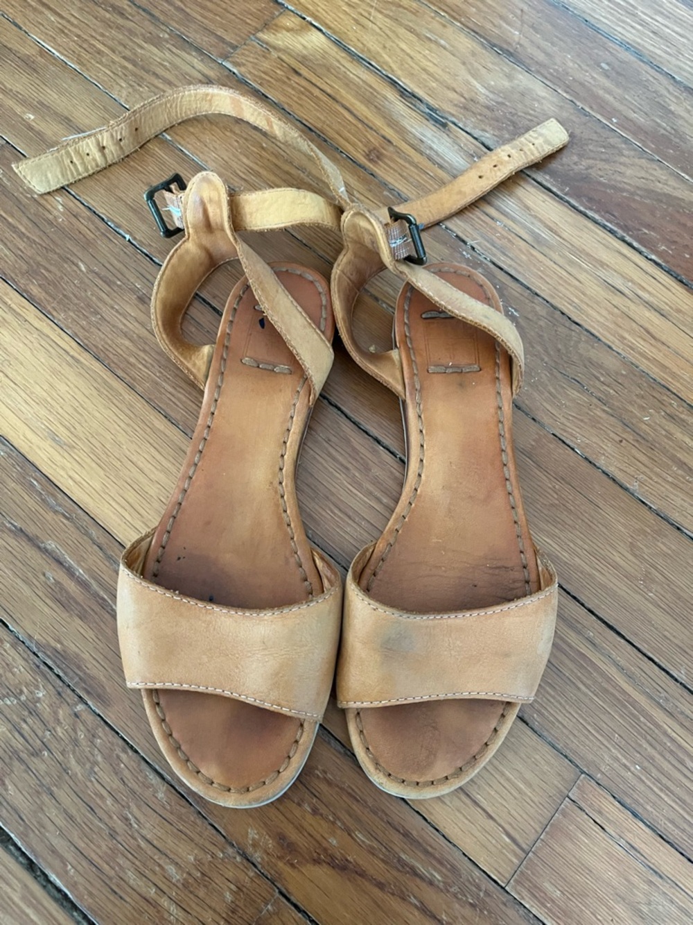 Frye tan sandals size 7